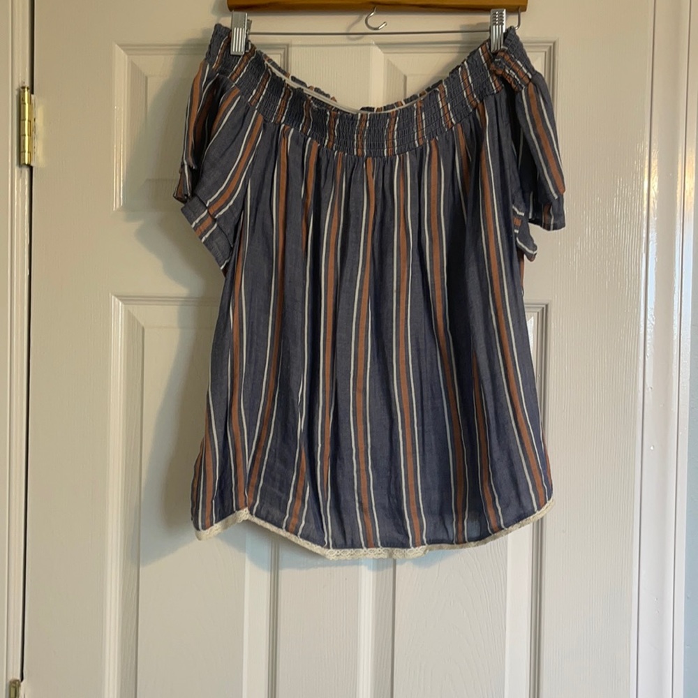 off shoulder shirt